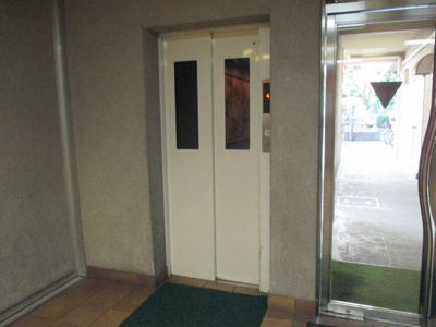 【エントランス】 | サンウエスト | 共用部のエレベーターです