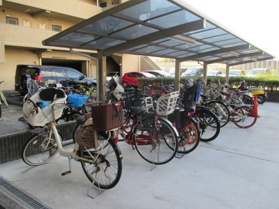 【その他共用部分】 | サンウエスト | 共用部の駐輪場です