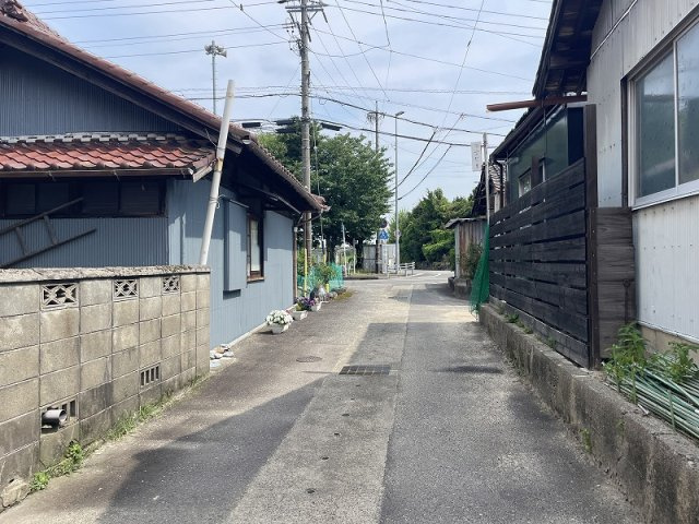 岐阜県各務原市川島小網町の前面道路含む現地写真