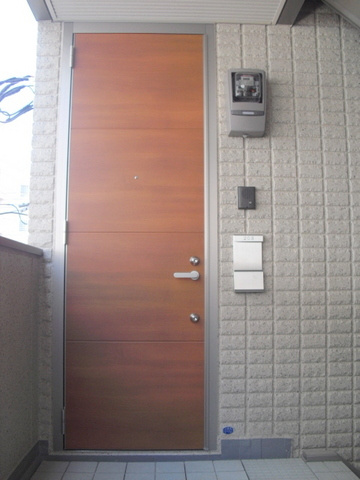 横浜市南区井土ケ谷上町の賃貸マンションのエントランス