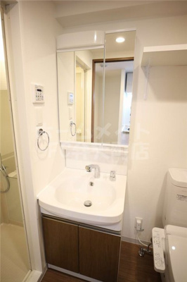 【洗面所】 | Metrosa弁天町 | 明るい洗面所です