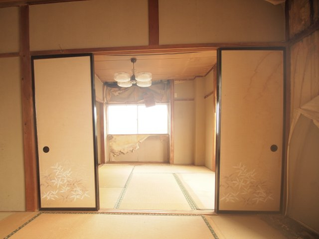 北双葉町　売ビルの和室