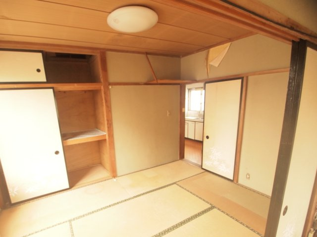 北双葉町　売ビルの和室