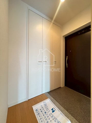 アリス・マナーガーデン谷町の玄関