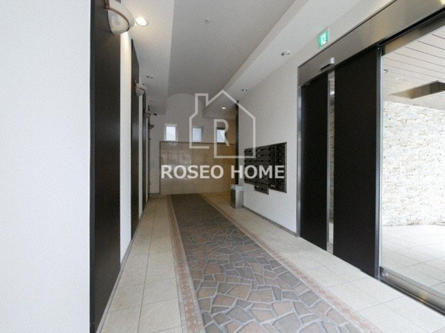 アリス・マナーガーデン谷町のロビー