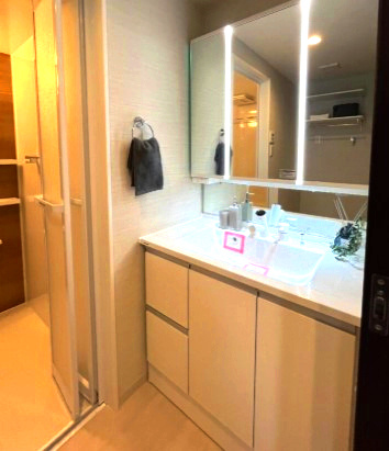 ローレルコート六甲篠原の独立洗面台