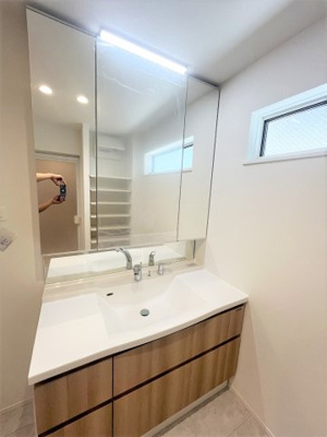 【独立洗面台】 | 【仲介手数料３２０万円が無料！】■プレミアム仕様■角地