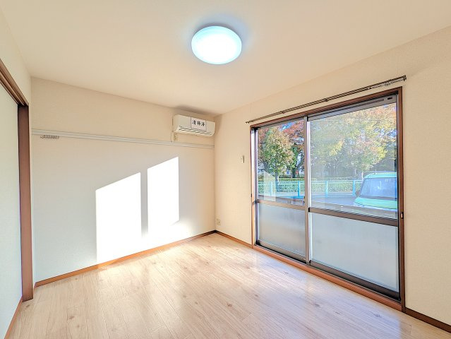 バリュージュAの居間・リビング