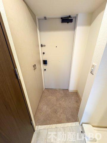 エステムコート難波Ⅶビヨンドの玄関