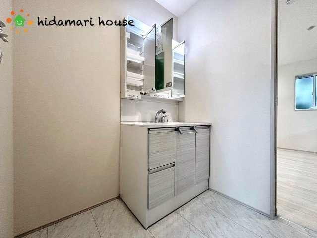 見沼区大谷7期　新築戸建　ブルーミングガーデン01の独立洗面台