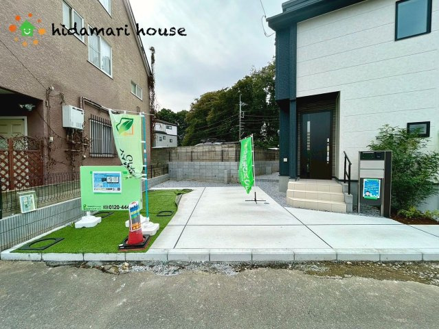 見沼区大谷7期　新築戸建　ブルーミングガーデン01の駐車場