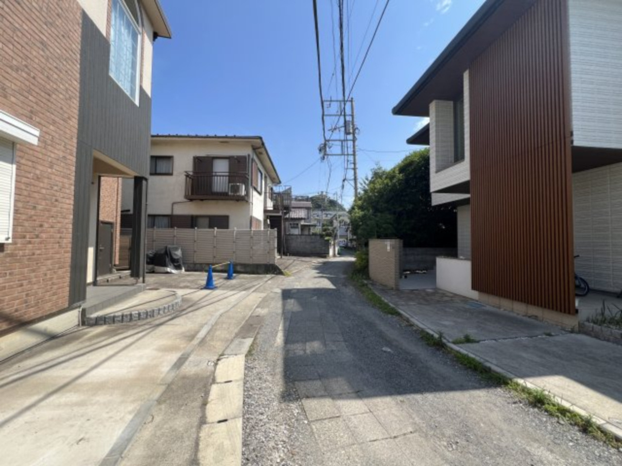 「鎌倉駅」徒歩6分　４SLDK＋フリースペースの前面道路含む現地写真|前面道路