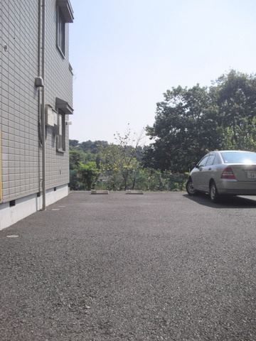 メゾンマロウドの駐車場|敷地内駐車場　１台分無料