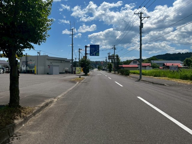 釧路市阿寒町仲町２丁目　中古住宅のその他|車庫隣のログハウスは8畳程度の広さです