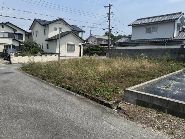 多井田土地の前面道路含む現地写真