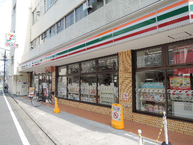 リソ　ステュディオのその他|セブンイレブン横浜六浦駅南店