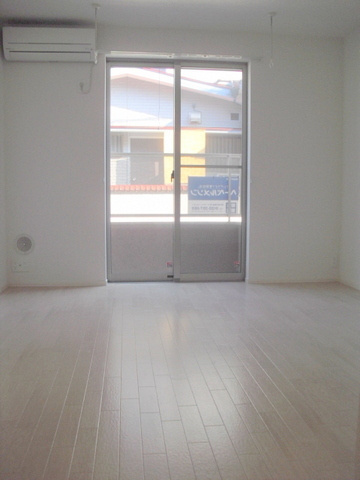 リソ　ステュディオの居間・リビング|南東向き角部屋２面採光　洋室７．８帖