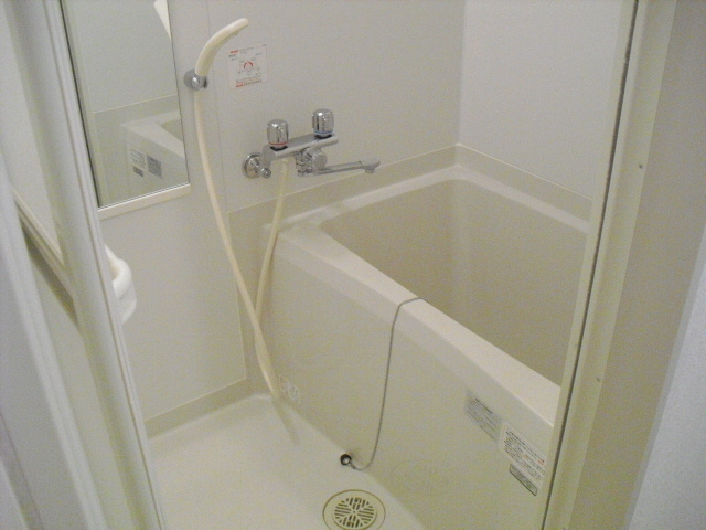 リソ　ステュディオの浴室|ゆとりあるお風呂で一日の疲れを癒しましょう