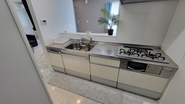 腰越２丁目１３－１７戸建のキッチン