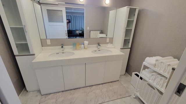 腰越２丁目１３－１７戸建の洗面所