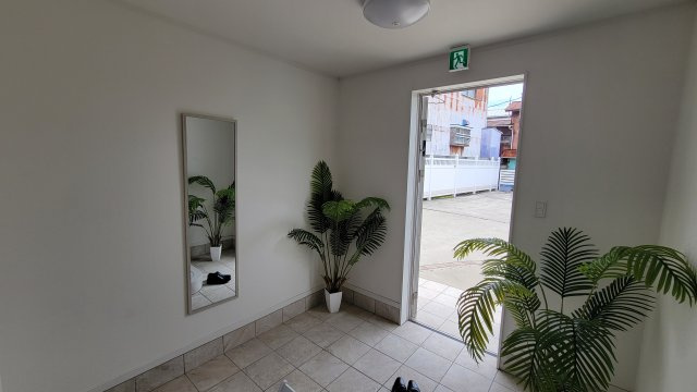 腰越２丁目１３－１７戸建のロビー