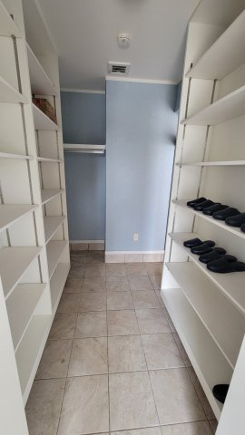 腰越２丁目１３－１７戸建のロビー