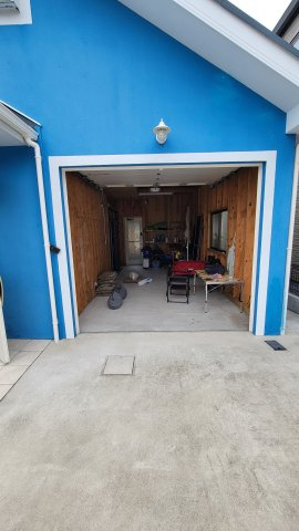 腰越２丁目１３－１７戸建の駐車場