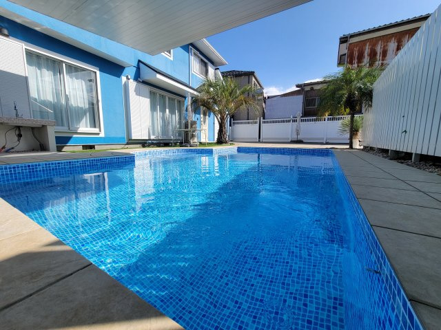 腰越２丁目１３－１７戸建の外観