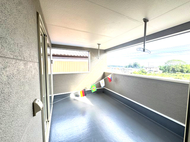 クレイドルガーデン前橋市茂木町第５　１号棟のバルコニー|人気のインナーバルコニーです！南向きで陽当たりも良好です！
急な雨でも洗濯物が濡れずに安心です☆