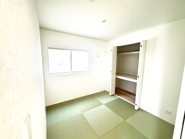 クレイドルガーデン前橋市茂木町第５　１号棟の和室|1階和室4.5帖です。い草香る和室はくつろぎスペースに最適ですよ♪