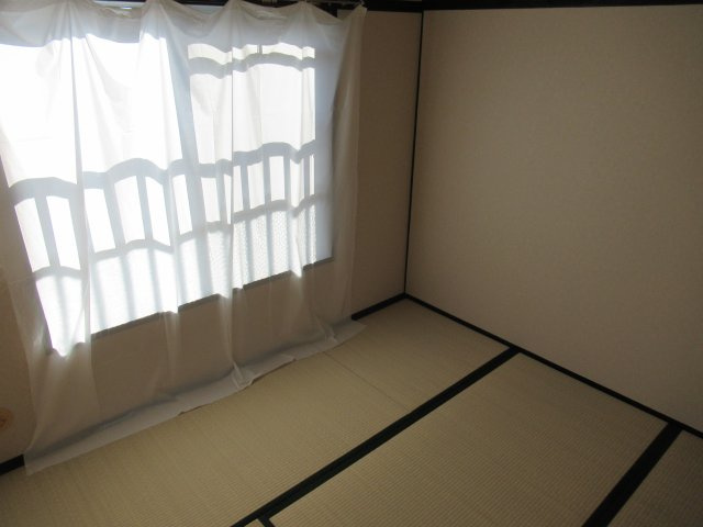 兵庫県公社　姫路市川３号棟の和室|日本らしい落ち着いた雰囲気の和室です