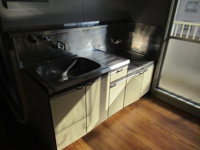 兵庫県公社　姫路市川３号棟のキッチン|きれいなキッチンです