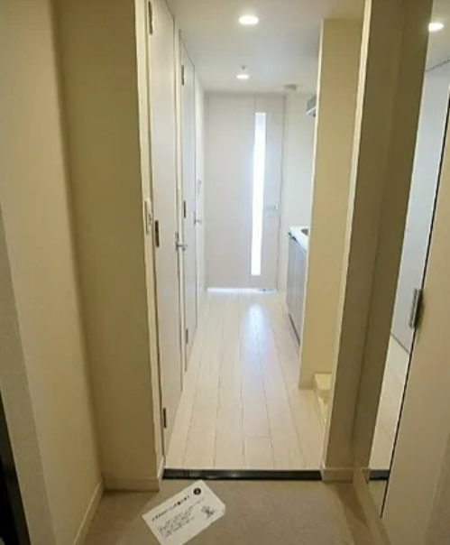 プレサンス新大阪ジェイズの玄関