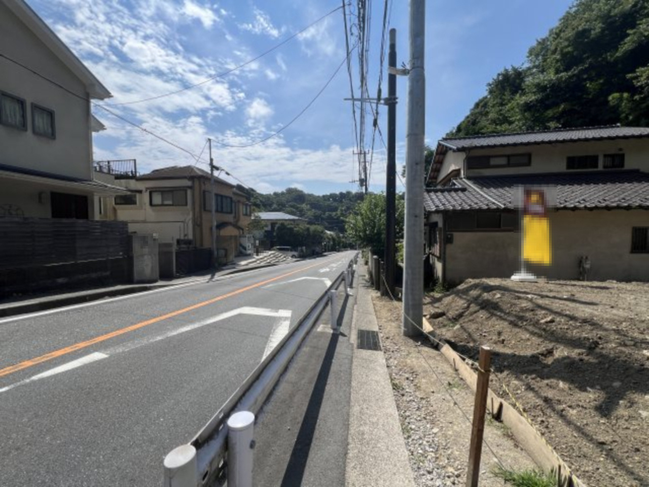 建築条件なし！鎌倉駅まで徒歩15分の整形地の前面道路含む現地写真