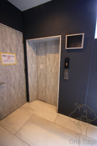 GLUCKMAISON/S-EBIE XIのロビー