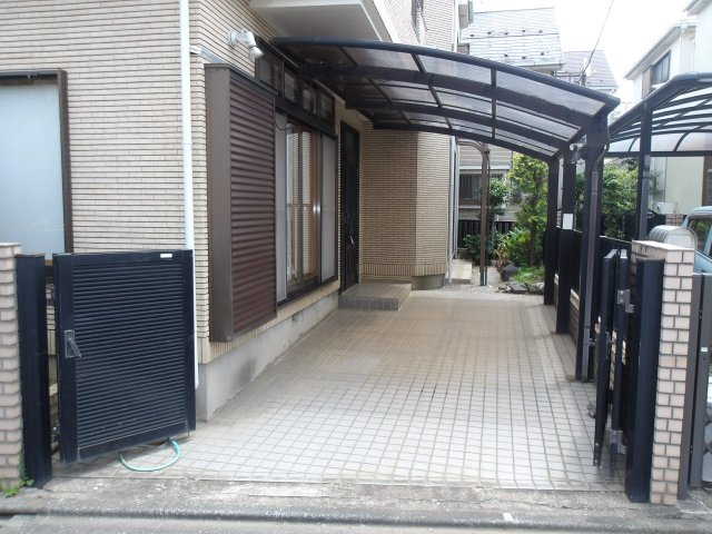 青木ハウスのエントランス