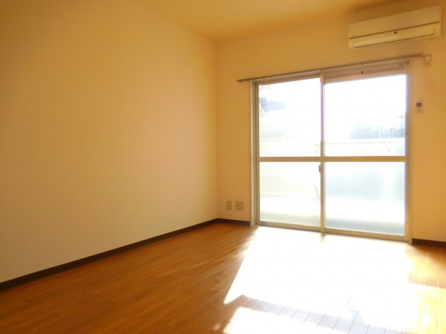 ハイマートさつきの居間・リビング