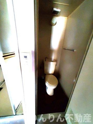 【トイレ】 | コスモスハイツ | 落ち着いた色調のトイレです