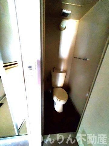 【トイレ】 | コスモスハイツ | 落ち着いた色調のトイレです