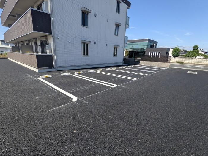 D-ROOM飯田町の駐車場