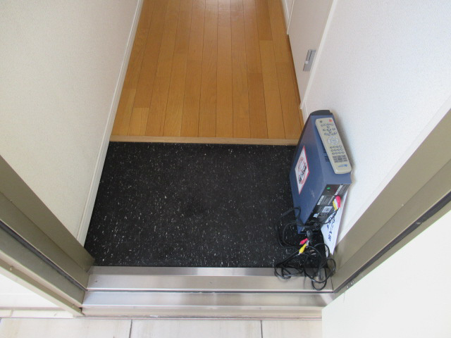 レオパレスグランマの玄関
