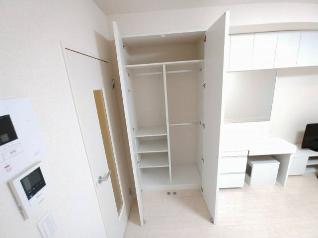 明石市西明石西町２丁目の賃貸マンションの内装|居室収納：クローゼット