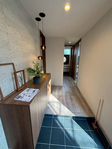 川越市旭町2丁目　築浅未入居戸建　「川越駅」徒歩16分　【大塚小学区】の玄関