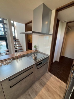 【キッチン】 | 川越市旭町2丁目　築浅未入居戸建　「川越駅」徒歩16分　【大塚小学区】