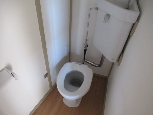 兵庫県公社　東垂水南（２）１号棟のトイレ|コンパクトで使いやすいトイレです