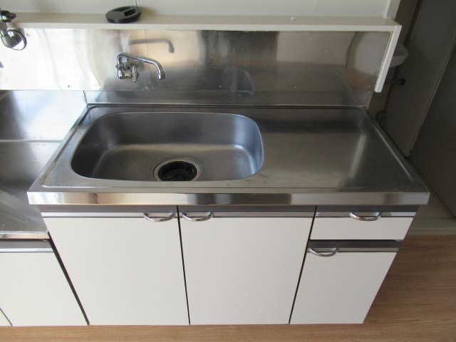 兵庫県公社　東垂水南（２）１号棟のキッチン|きれいなキッチンです