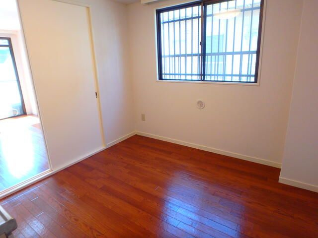 川崎市中原区苅宿の一棟マンション