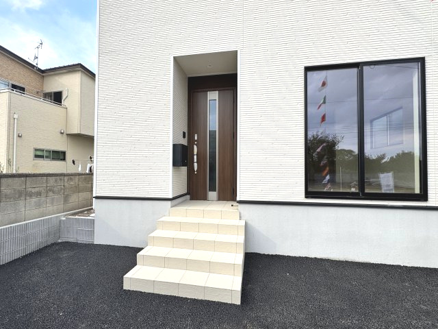 クレイドルガーデン前橋市茂木町第５　２号棟の玄関|お洒落な玄関です♪お掃除もしやすいですよ！