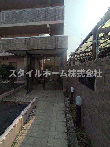 フリベール高見のエントランス