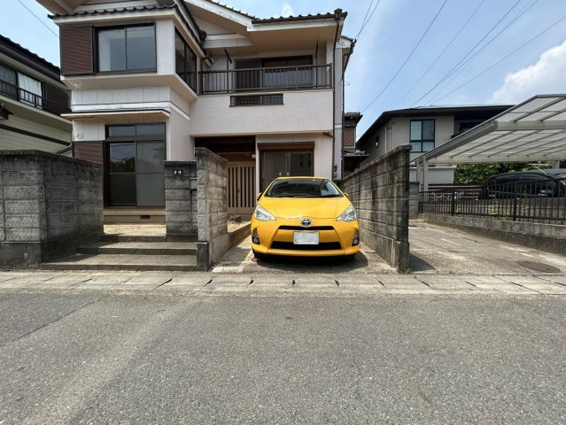 【商談中】リフォーム中古戸建　一宮市花池2丁目　平成元年築の駐車場